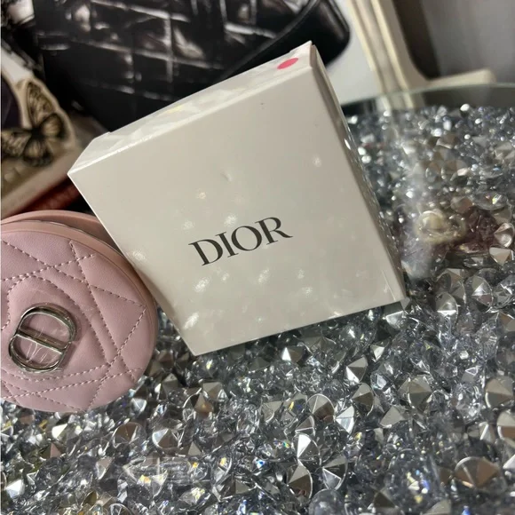Dior Blush Pink Quilted compact mirror NIB - Picture 5 of 8
